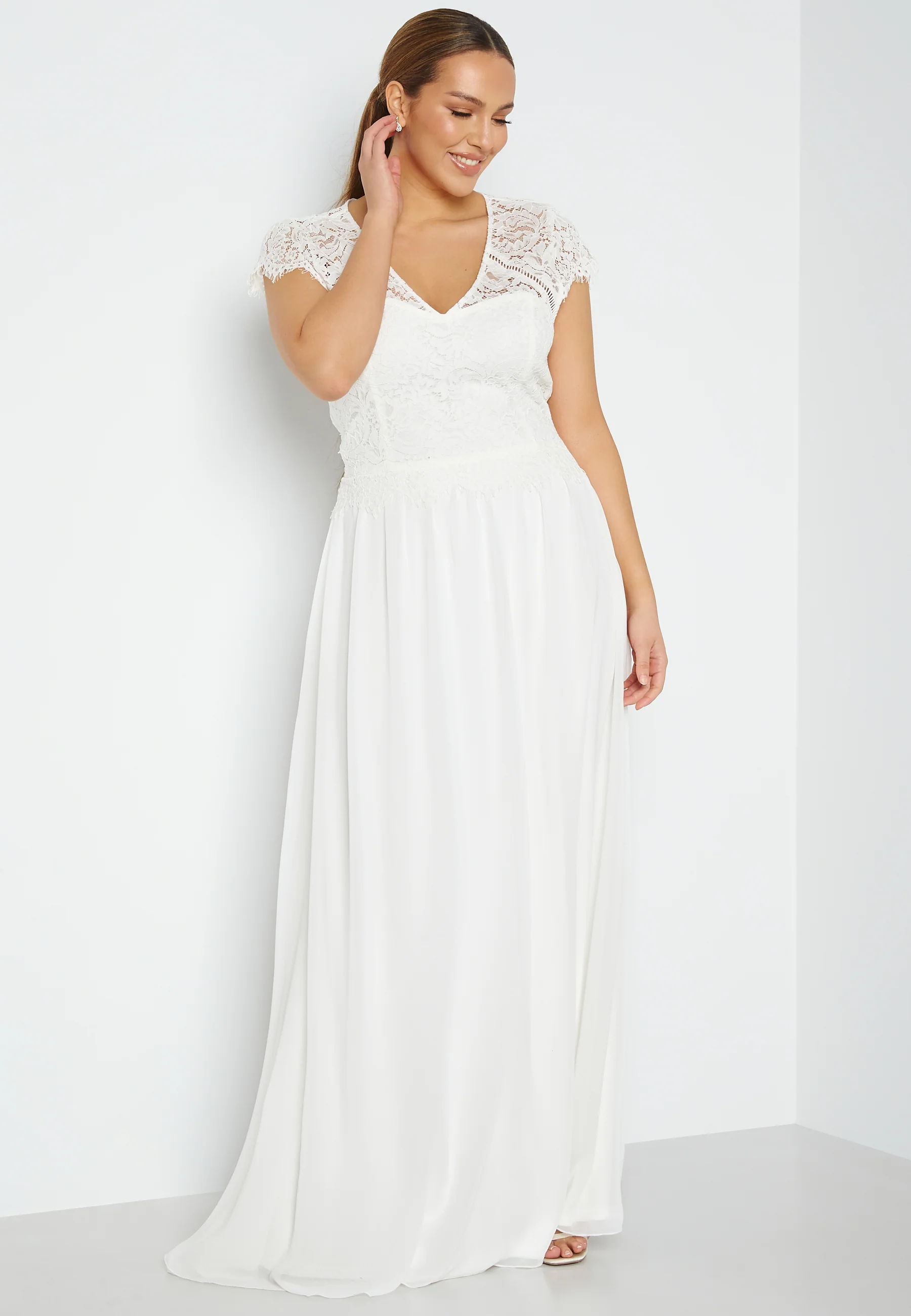 Open Back Lace Gown - Image 9